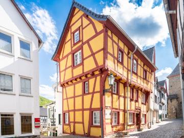 Histo­ri­sches Famili­ennest mit zeitge­mäßer Nachhaltigkeit