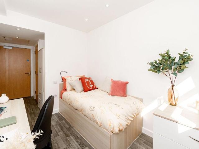 Histon Road 1 bed private hall to rent £1,148 pcm £265 pw