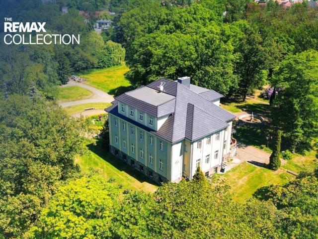 Historyczna willa z ogrodem 2,8 ha, 907 m², Żary