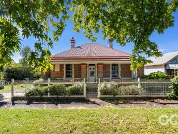 Historic 1915 Double Brick Charm on a Large 945sqm Block