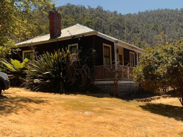 Historic 2 bedroom Cottage/ Renovators Delight