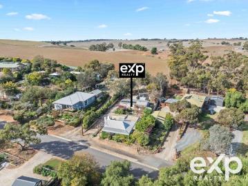 Historic Barossa Charm with Space to Breathe