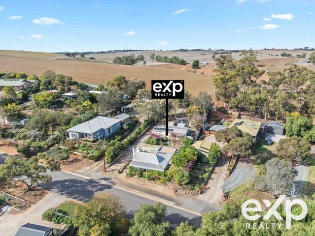 Historic Barossa Charm with Space to Breathe
