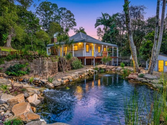 Historic Byron Hinterland Home with Contemporary Comfort