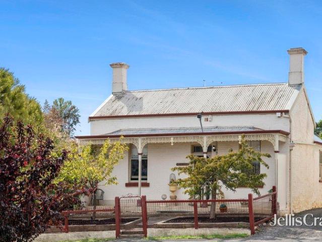Historic charm and walk everywhere living in the heart of Castlemaine