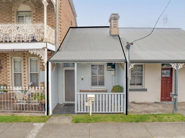 Historic Cottage Charm, Modern Lifestyle