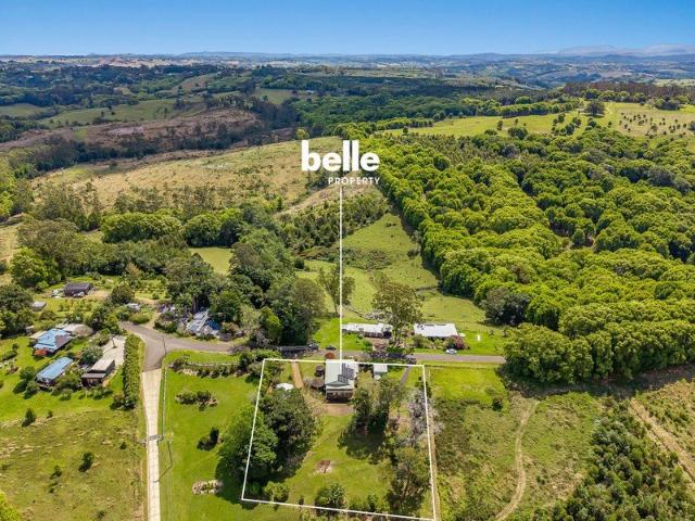 Historic Clunes Homestead with Rural Outlooks