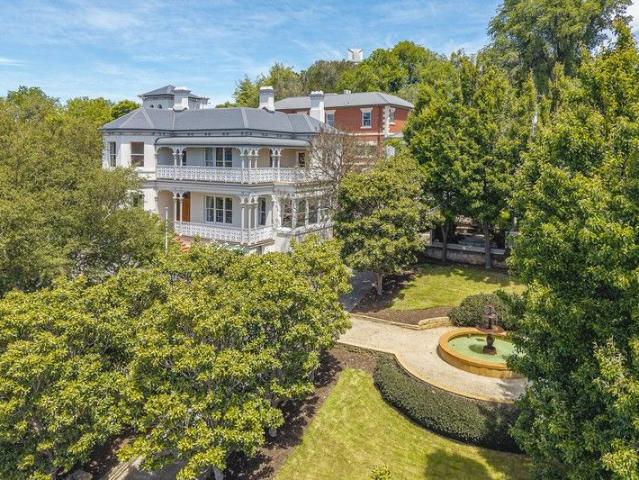 Historic grandeur in Battery Point