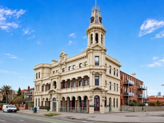 Historic Grandeur, Spectacular Views