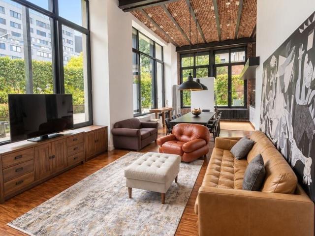 Historic Heart of Brussels – Exceptional Loft with Garden
