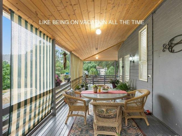 Historic Home and Most Fabulous Waterway Meet for the perfect life, Like being on vacation always. Fishing, Boating 70 m Rare Offering