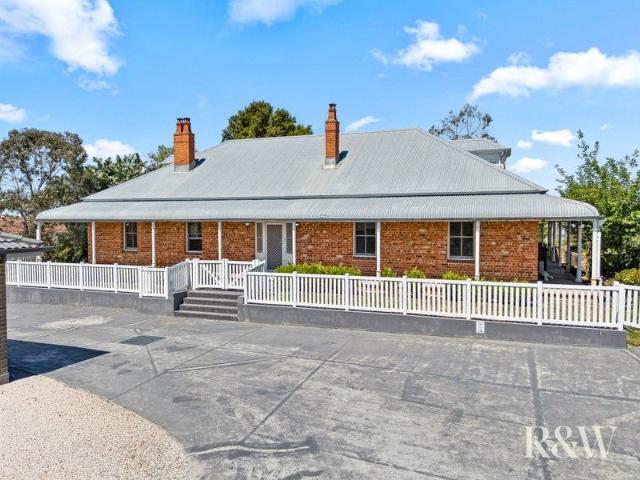 Historic Homestead on 894m2 Own a piece of Rooty Hill History