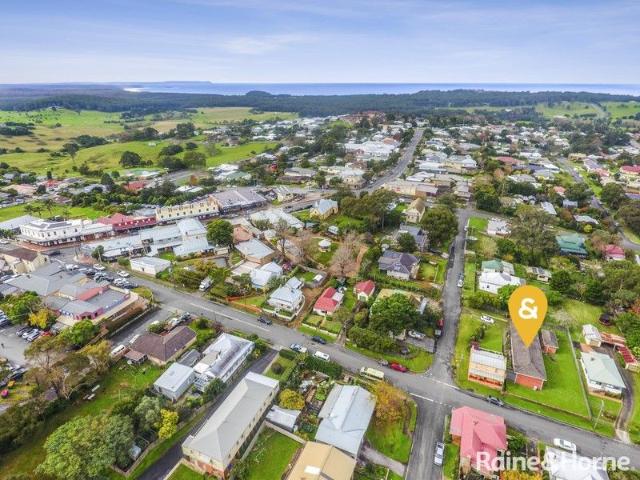 Ideal Historical Holiday Home + Income from 4 Units