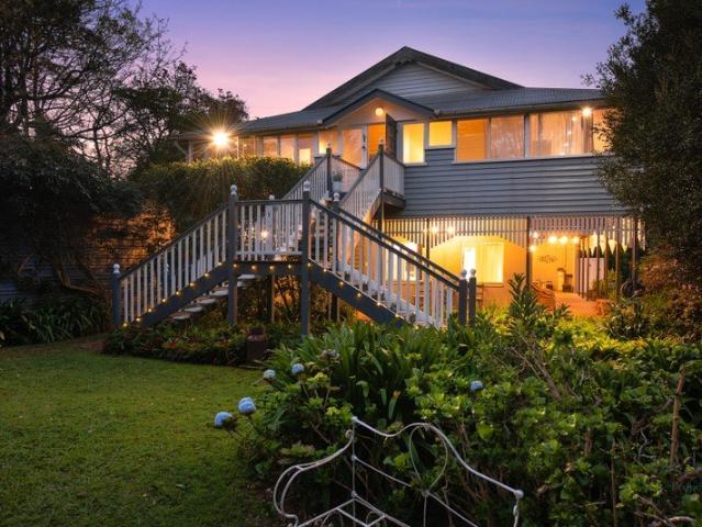 Historic Queenslander, Private Gardens & Versatile Dual Living