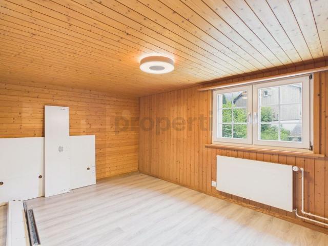 Historic single family house with charming living comfort in Glarus Süd
