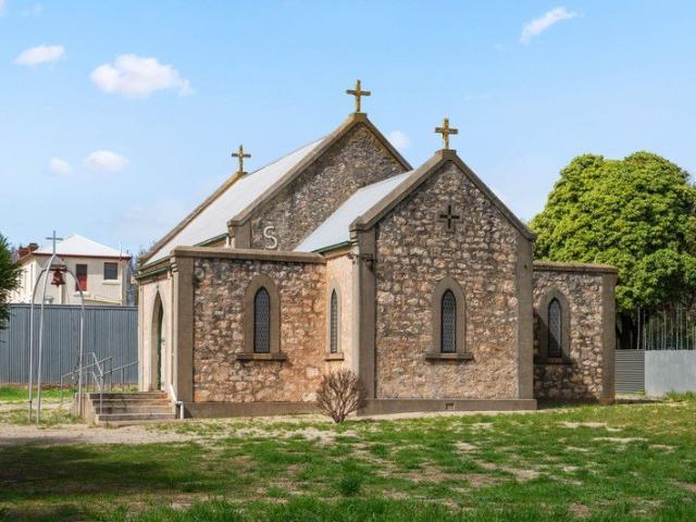 Historic Stone Church with 1,963sqm of Extraordinary Potential