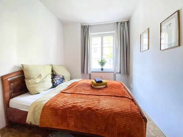 Historical 3 room apartment: marble bathroom, library, Leipzig Amsterdam Apartments for Rent