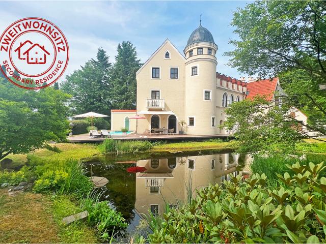 Historie trifft modernen Wohnkomfort! Schloss mit Blick auf Burghausen gute Anbindung nach München