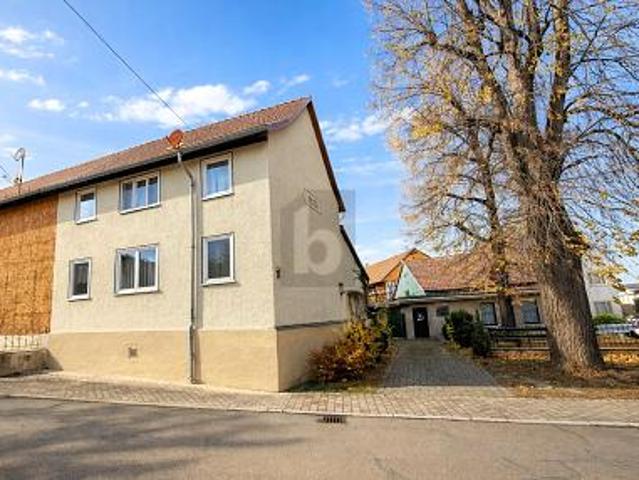 HISTORISCH VIEL PLATZ MIT GARTEN UND GARAGE
