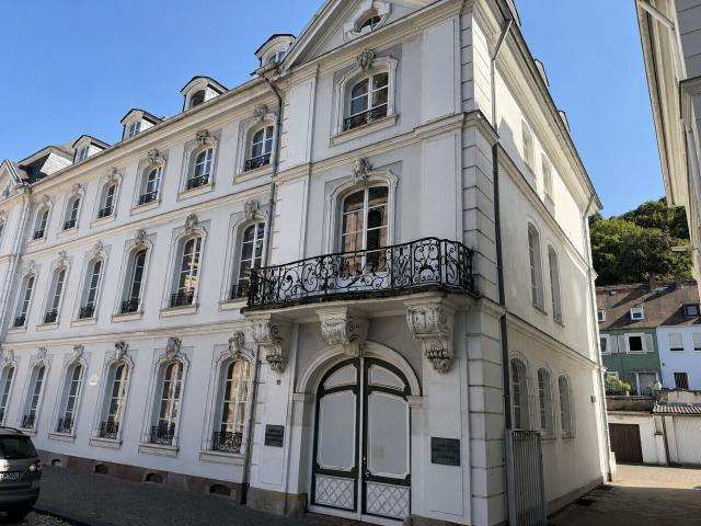 Historisch Wohnen mit Blick auf den Ludwigsplatz in Alt Saarbrücken