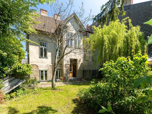 Historische Villa in Baden mit traumhaftem Garten, Altbaucharme: Einfamilienhaus oder Mehrfamilienhaus PRIVAT