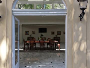 HISTORISCHE VILLA MIT PARK, POOL & SPA IN BADEN BEI WIEN