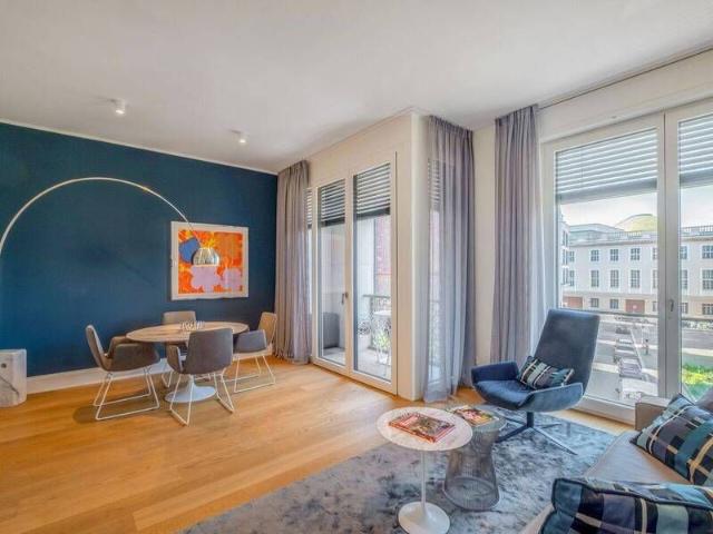 Historische Adresse, moderner Stil: Löffelfertig wohnen am Schinkelplatz