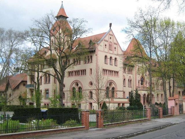 Historische Altbauwohnung mit Aufzug in traumhafter Lage am Neuen Garten, Nauener Vorstadt