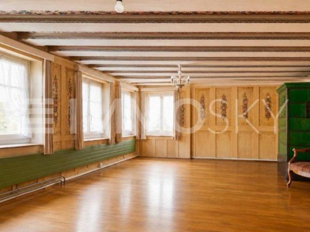 Historische Möglichkeit: Zwei Einheiten, Atelier und Ausbaupotenzial