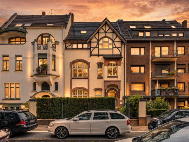 HISTORISCHE STADTVILLA IM KREFELDER BISMARCKVIERTEL ZU KAUFEN!