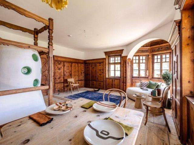 Historische Stube trifft modernen Wohnkomfort | TOP 02 | Villa Haueis Zams