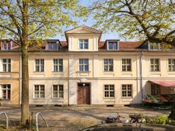 Historischer Charme Modernes Wohngefühl! 3 Zimmer im renovierten Altbauklassiker in Bestlage!