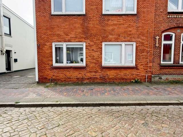 Historischer Charme trifft auf Potenzial – Einfamilienhaus mit Garten im Herzen von Husum