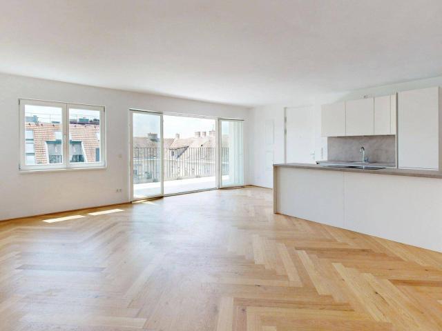Historischer Charme trifft moderne Energieeffizienz: Altbau DG mit Wärmepumpe und PV!