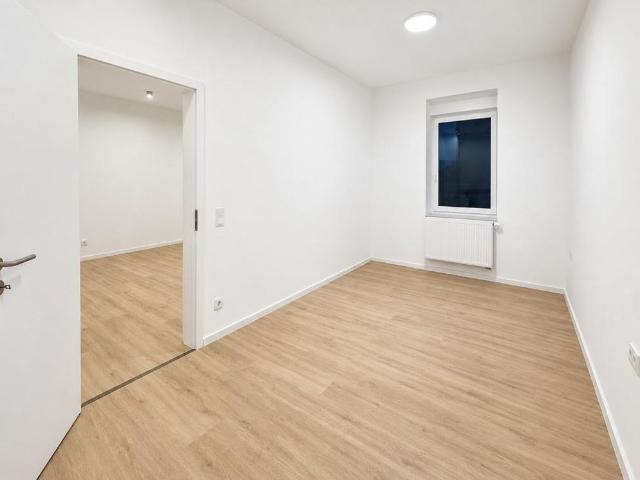 Historischer Charme trifft modernen Wohnkomfort – sanierte Etagenwohnung mit Einbauküche