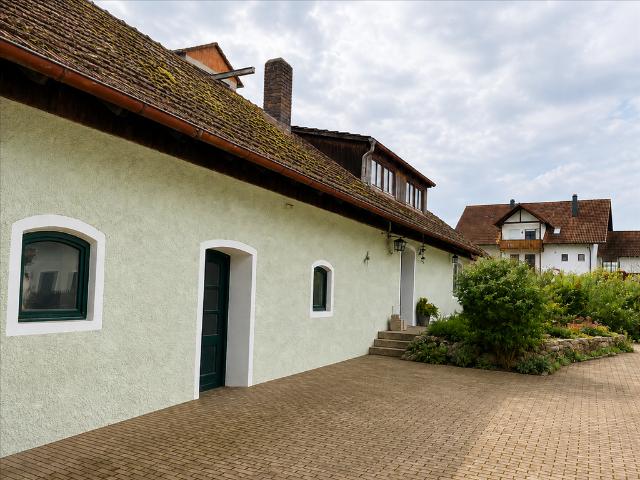 Historischer Dreiseithof mit Charakter, Weite und Entwicklungspotenzial