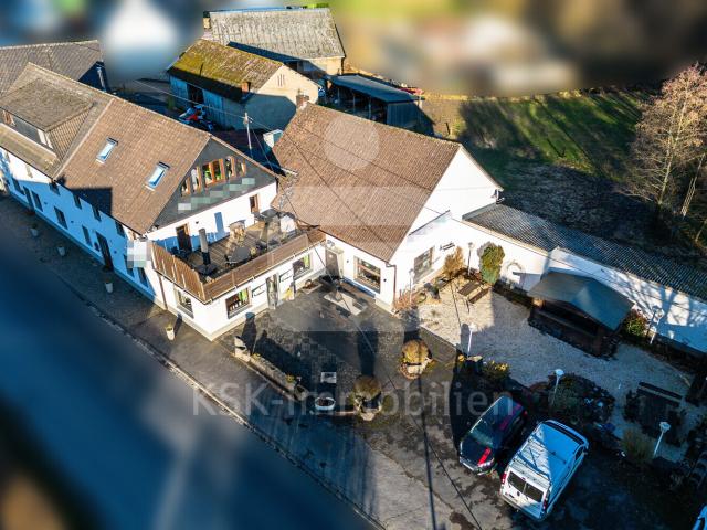 Historischer Landgasthof im Teileigentum mit drei separaten Wohnungen in Windeck Ehrenhausen!