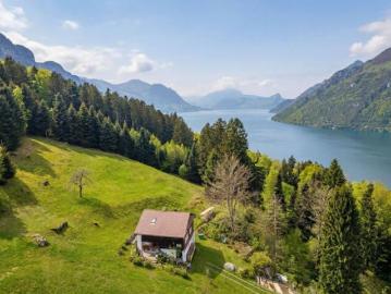 Villa for sale in Uri