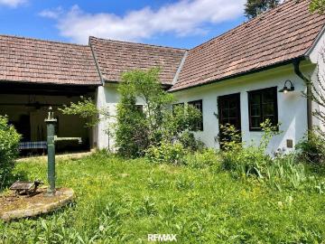 Einzigartiges Anwesen mit unberührtem Waldgrund in Hanglage und Geschichte!