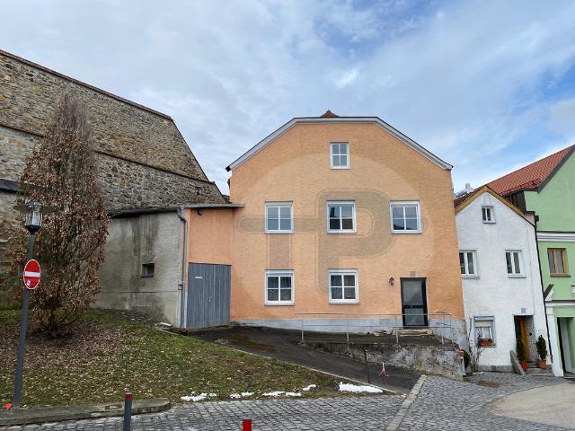 HISTORISCHES ALTSTADTHAUS IM ZENTRUM DER DONAUSTADT VILSHOFEN