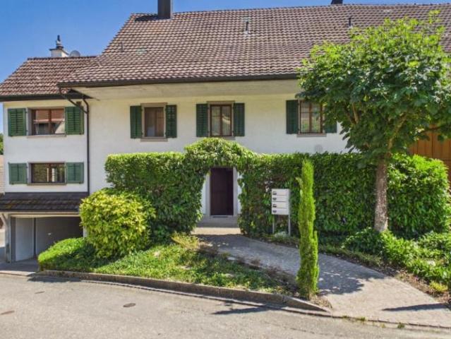 Historisches Bauernhaus mit zwei Wohneinheiten und vielseitigem Potenzial in Vogelsang Lengnau AG