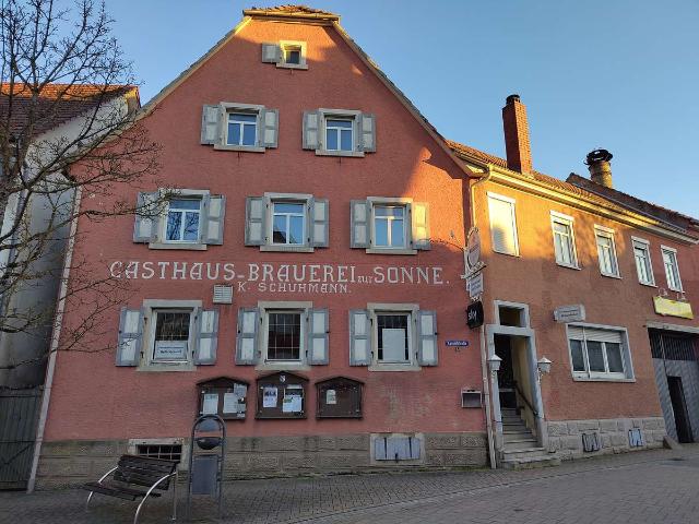 Historisches Gasthaus mit Brauerei in der Ortsmitte von Eschelbronn