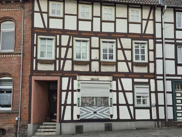 Historisches Fachwerk Juwel in Uslar: Drei Einheiten, Wintergarten Balkon und idyllische Garten Oase