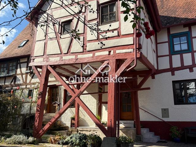 Historisches Fachwerkhaus mit Einliegerwohnung & Scheune im Herzen von Oberderdingen