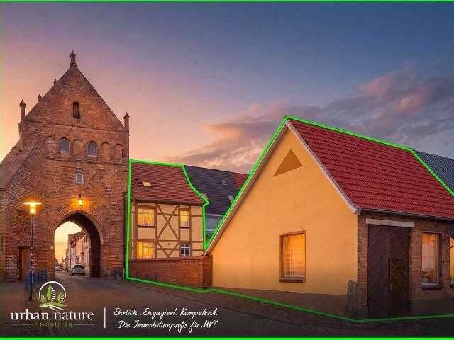 Historisches Fachwerkhaus mit Gewölbekeller & idyllischem Innenhof – direkt am Stadttor von Tribsees