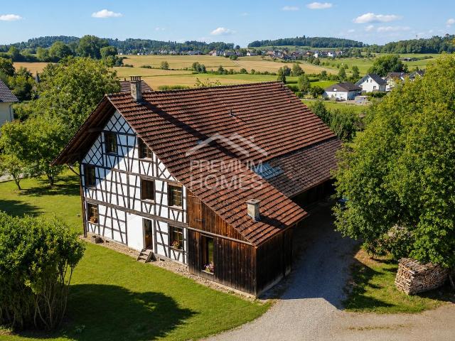 Historisches Fachwerkhaus mit grossem Grundstück