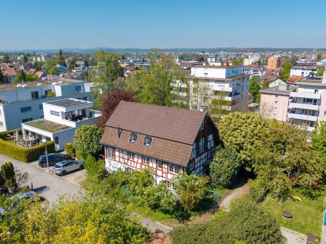 Historisches Fachwerkhaus kernsaniert mit Einliegerwohnung und Ausbaupotenzial