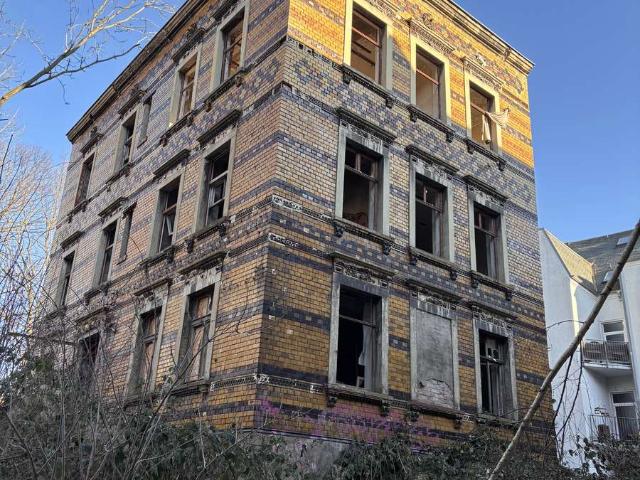 Historisches Klinker Wohnhaus auf 578 m² – ca. 163 m² Wohnpotenzial + ca. 72 m² Nutzfläche