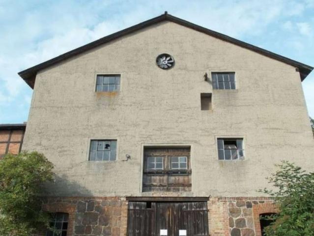 Historisches Lagergebäude Schrotmühle nahe Stettiner Haff