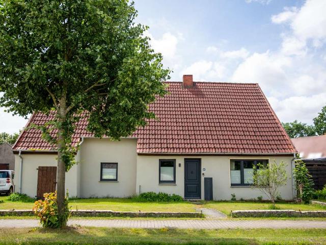 Historisches Landhaus mit modernem Komfort und vielseitigen Nutzungsmöglichkeiten in Grebs
